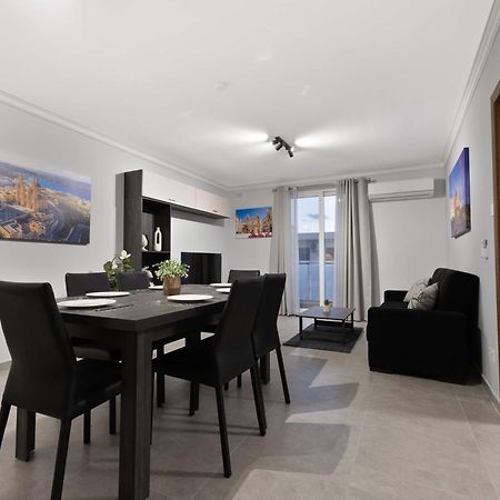Luxurious & Spacious 2Bd Accomodation At The Podium - Yacht Marina Area, Close To Valletta Msida Bagian luar foto