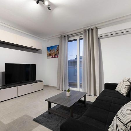 Luxurious & Spacious 2Bd Accomodation At The Podium - Yacht Marina Area, Close To Valletta Msida Bagian luar foto