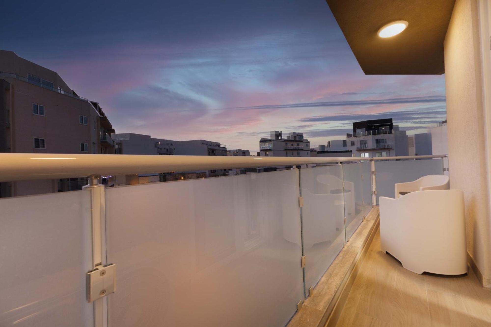 Luxurious & Spacious 2Bd Accomodation At The Podium - Yacht Marina Area, Close To Valletta Msida Bagian luar foto